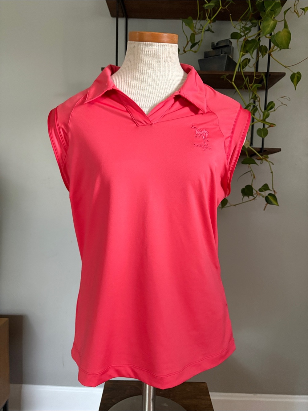 Nike Women's Sleeveless Polo Tank Top in Bright Pink